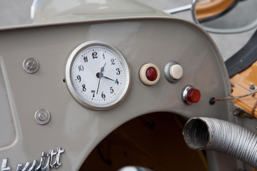 Панель приборов Messerschmitt KR175 1954 года  (фото 3 из 17)